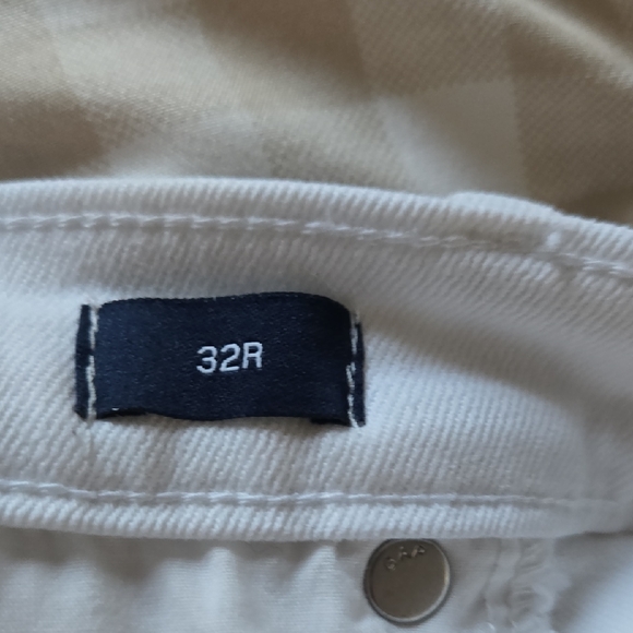 GAP White Frayed Hem Denim  Shorts-32 - Picture 4 of 9